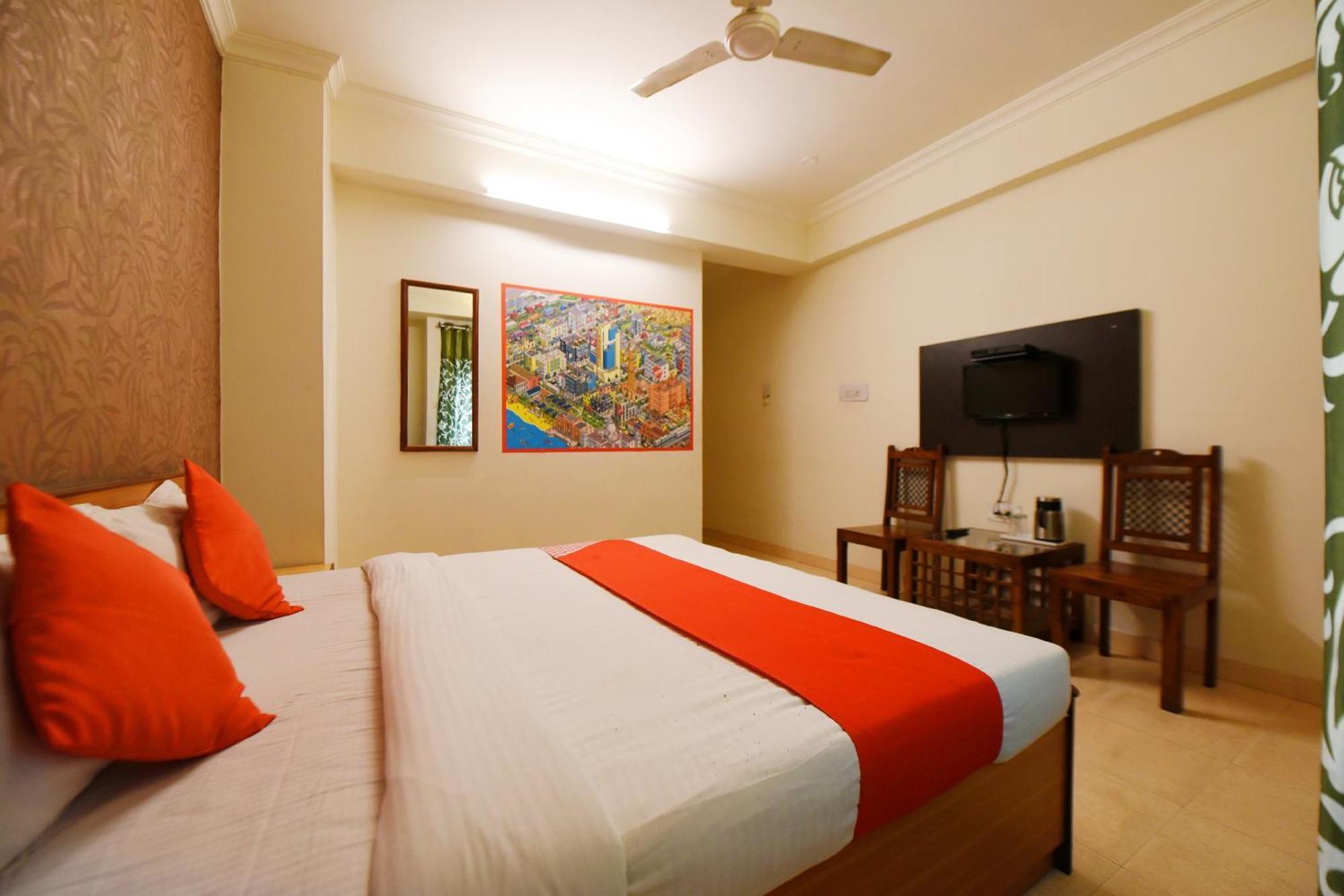 Hotel Oyo C M Regency à Jaipur Extérieur photo